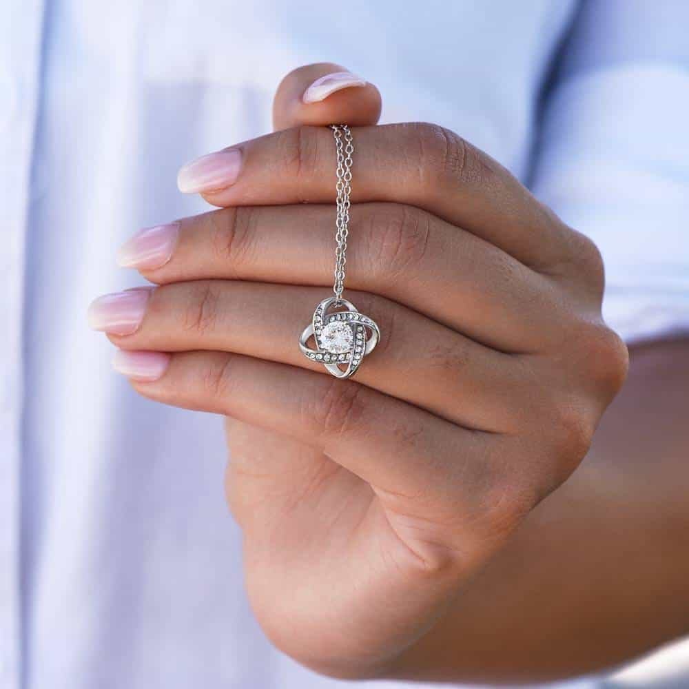 quackatoa love knot white gold gift set 001